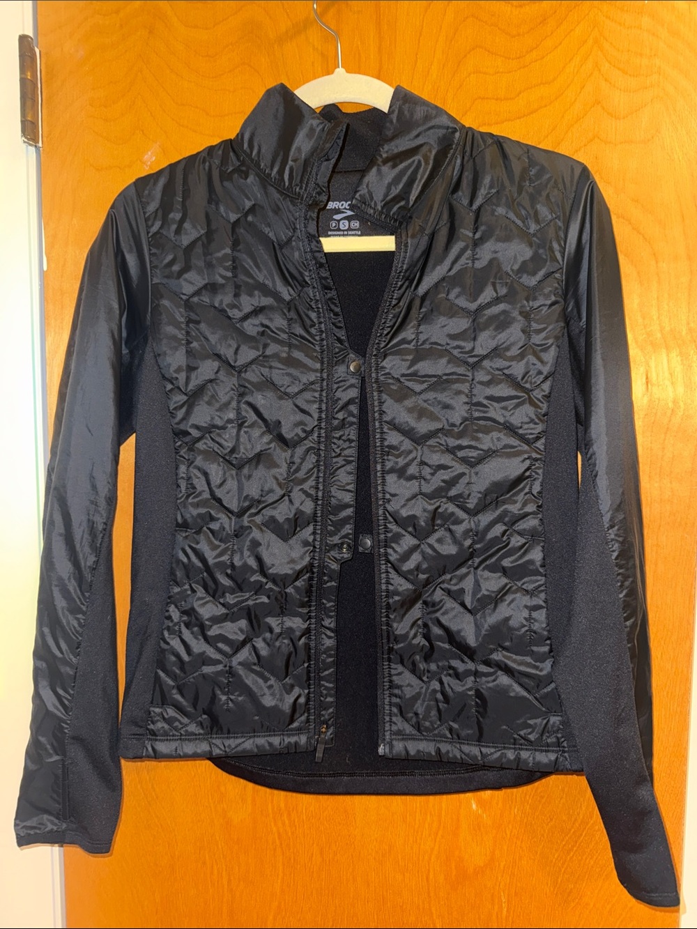 Brooks Women's Black Quilted Hybrid Puffer Jacket
